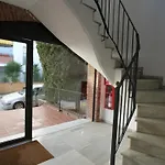公寓 Quiet In Fenals With Balcony, Pool And Workspace For Medium-term *