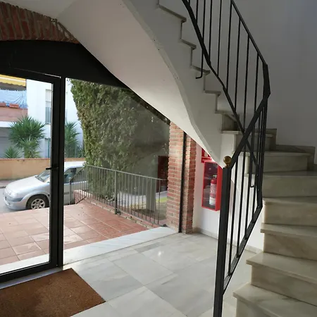 아파트 Quiet In Fenals With Balcony, Pool And Workspace For Medium-term *