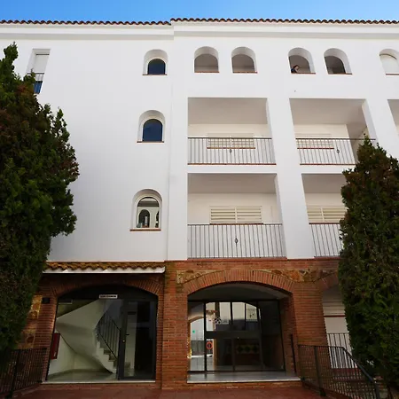 Quiet In Fenals With Balcony, Pool And Workspace For Medium-term 滨海略雷特