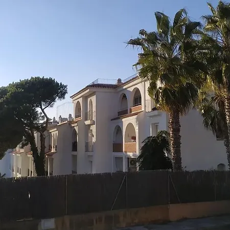 With Sea View & Pool, Garden, Dishwasher Апартаменти
