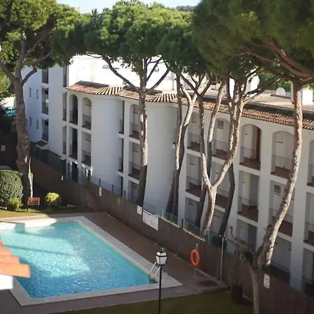 With Sea View & Pool, Garden, Dishwasher Апартаменти