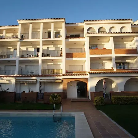 Апартаменти With Sea View & Pool, Garden, Dishwasher *
