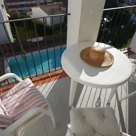 Quiet In Fenals With Balcony, Pool And Workspace For Medium-term Apartmán *