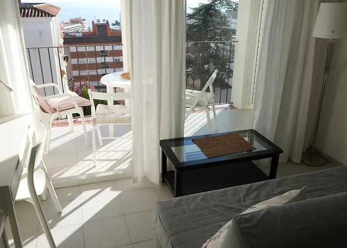 Apartamento Quiet In Fenals With Balcony, Pool And Workspace For Medium-term *