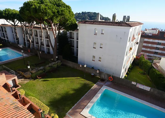 Apartamento Quiet In Fenals With Balcony, Pool And Workspace For Medium-term Lloret de Mar