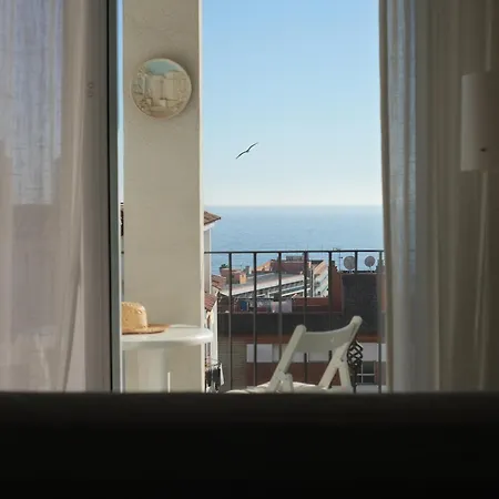 Lägenhet Quiet In Fenals With Balcony, Pool And Workspace For Medium-term Lloret de Mar