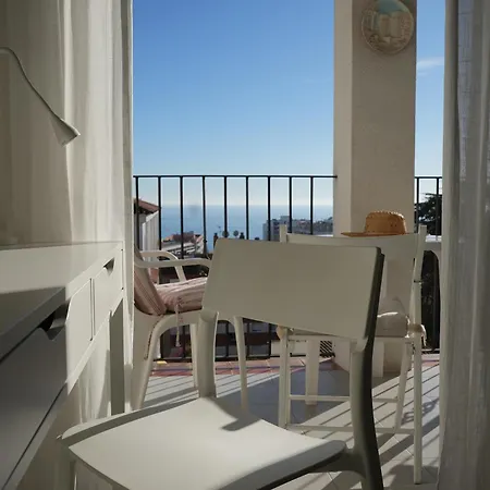 Quiet In Fenals With Balcony, Pool And Workspace For Medium-term * Lloret de Mar