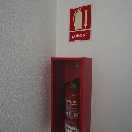 Apartamento Quiet In Fenals With Balcony, Pool And Workspace For Medium-term Lloret de Mar