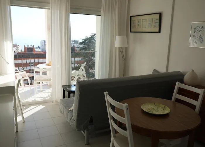 Quiet In Fenals With Balcony, Pool And Workspace For Medium-term * Льорет-де-Мар