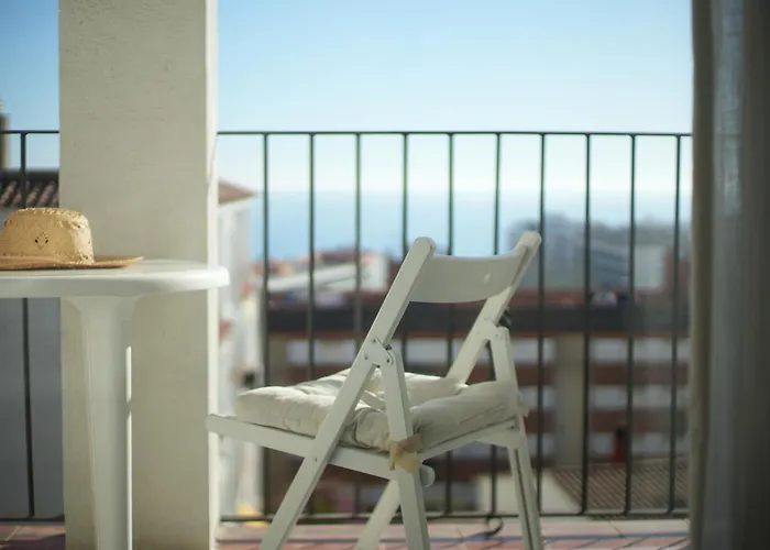 Quiet In Fenals With Balcony, Pool And Workspace For Medium-term Apartmán *