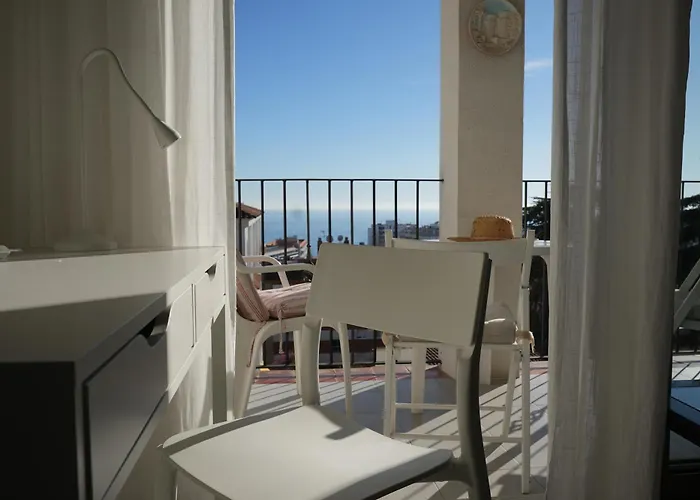 Quiet In Fenals With Balcony, Pool And Workspace For Medium-term * Lloret de Mar