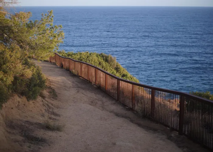 Quiet In Fenals With Balcony, Pool And Workspace For Medium-term * Lloret de Mar